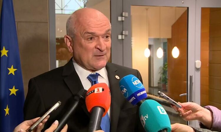 Главчев призова президента Радев „да си изпълни задълженията по Конституция“