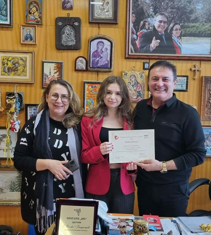 Славейковци с медали от12. Национален журналистически конкурс „Григор Попов“ и първо място в националния поетичен конкурс „Магията на кукера“