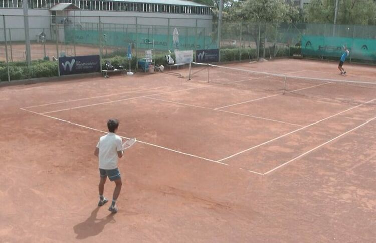 Милич продължава на четвъртфиналите, Валдманова отпадна