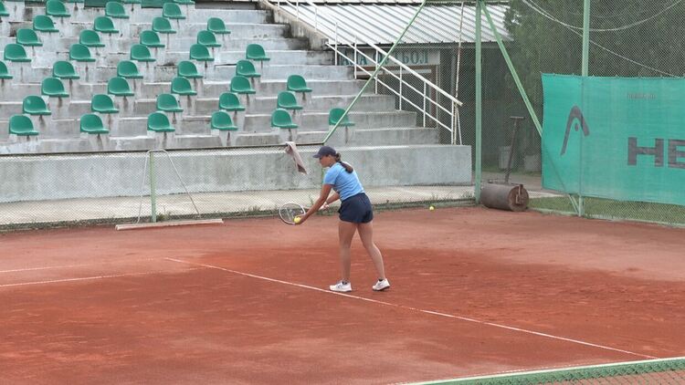Двама българи се класираха за полуфиналите на международния тенис турнир в Хасково