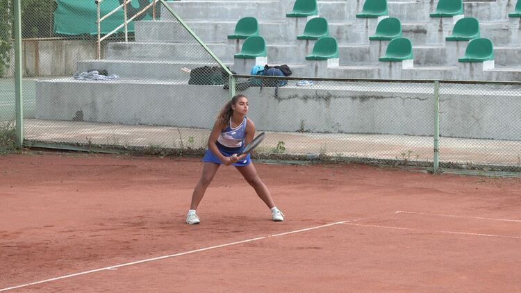 Двама българи се класираха за полуфиналите на международния тенис турнир в Хасково