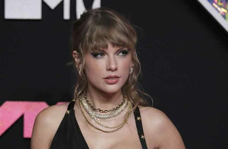 Недоволството на феновете на Тейлър Суифт!