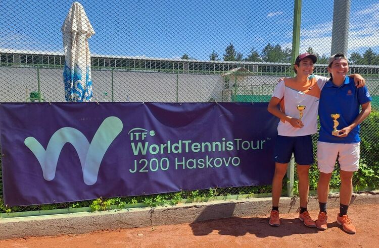 Полякини и италиано-румънски тандем триумфираха в надпреварите на двойки на тенис турнира в Хасково