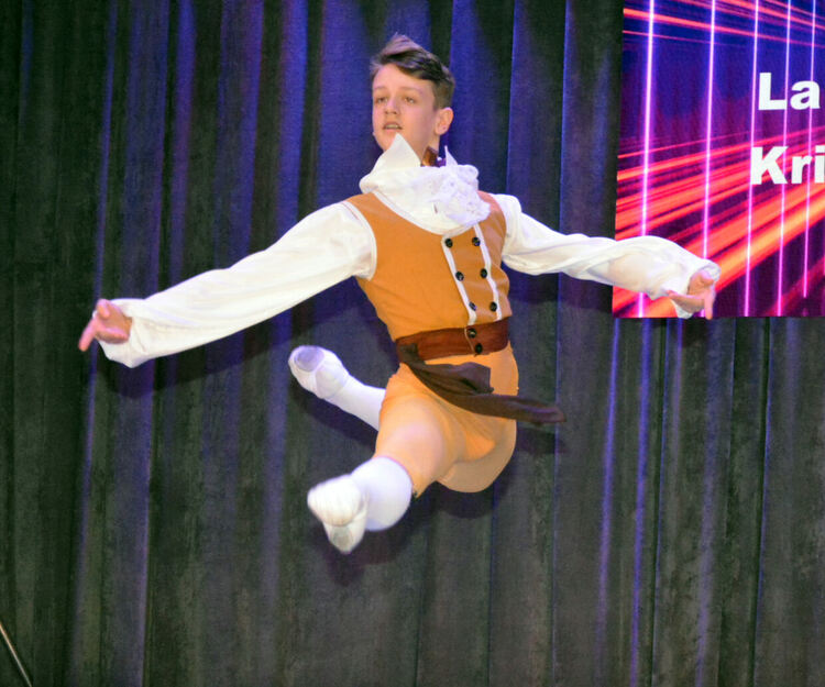 Откриха Международния танцов фестивал „Вълшебен свят“ в Хасково