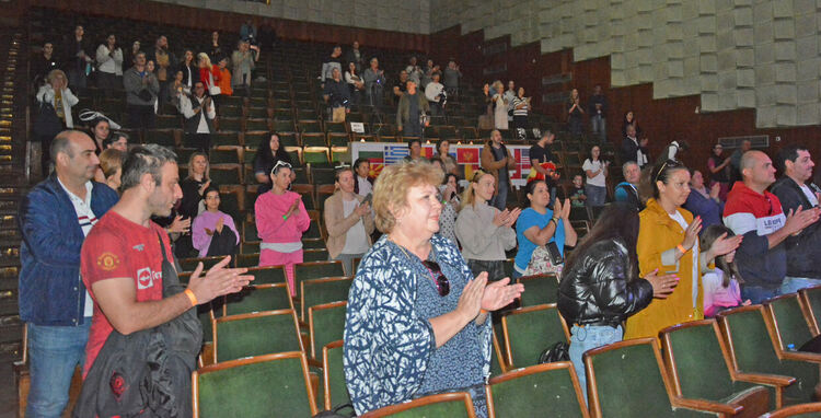 Откриха Международния танцов фестивал „Вълшебен свят“ в Хасково