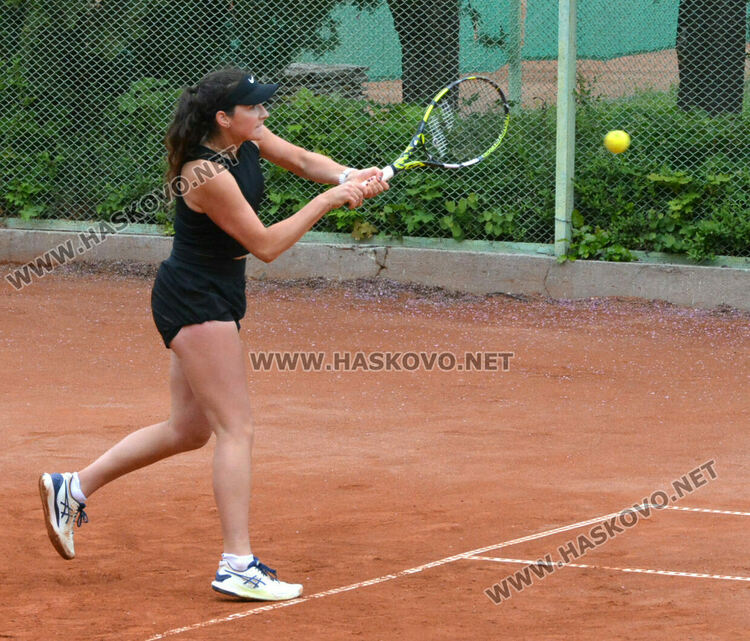 Българин и полякиня триумфираха на тенис турнира J 200 в Хасково