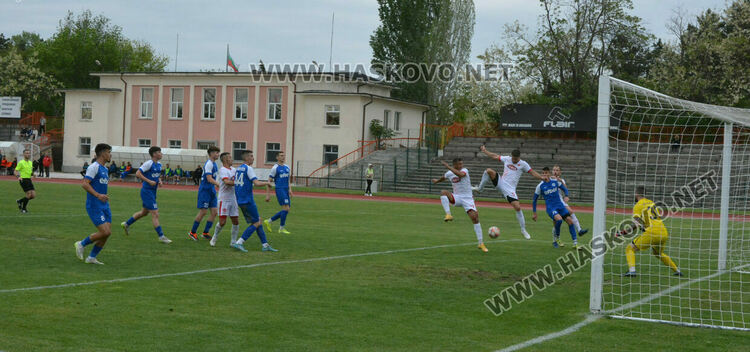 Милен Танев вкара 5 гола на „Ямбол“, а „Саяна Хасково“ се върна към победите