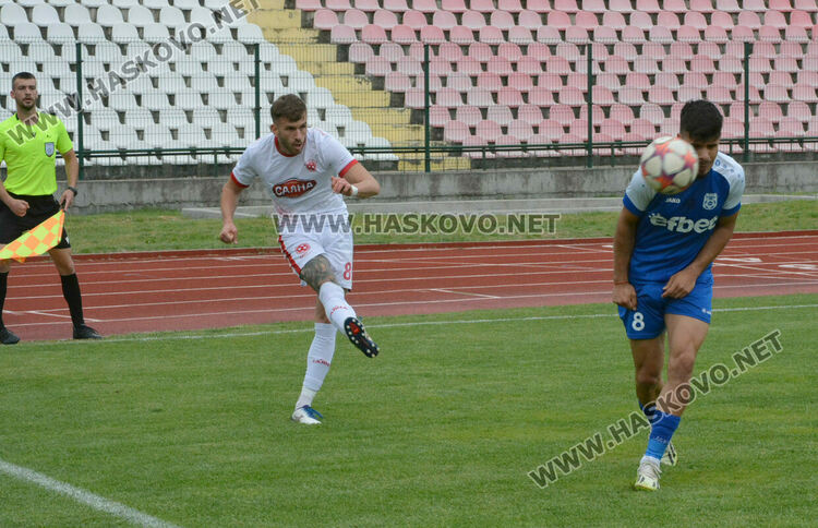 Милен Танев вкара 5 гола на „Ямбол“, а „Саяна Хасково“ се върна към победите