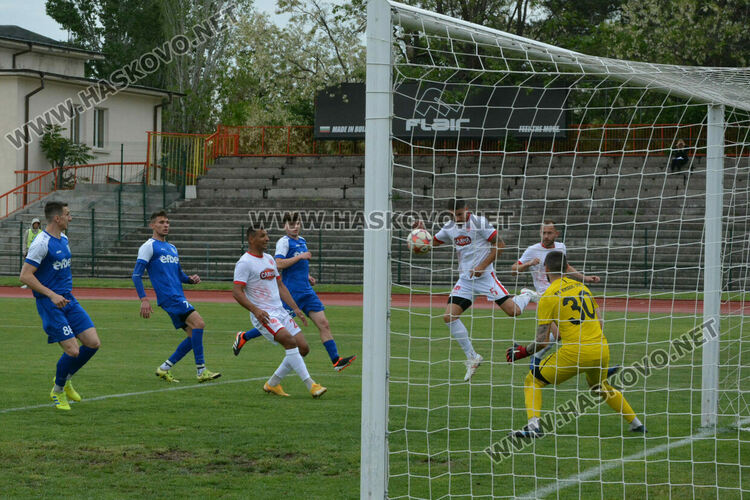 Милен Танев вкара 5 гола на „Ямбол“, а „Саяна Хасково“ се върна към победите