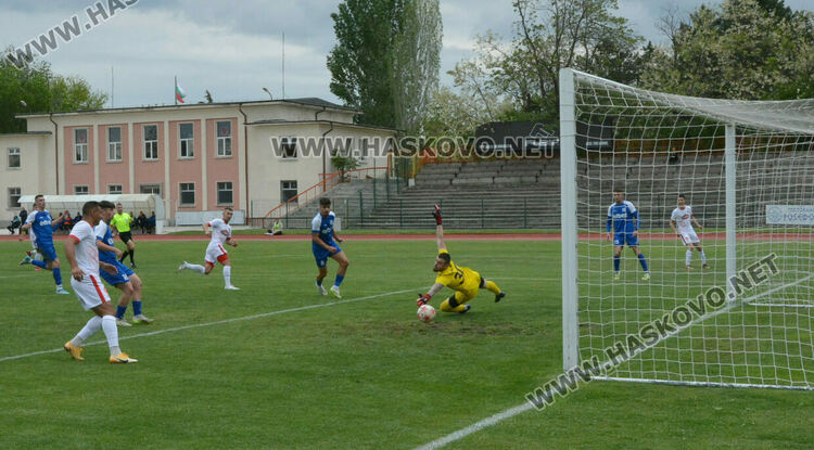 Милен Танев вкара 5 гола на „Ямбол“, а „Саяна Хасково“ се върна към победите