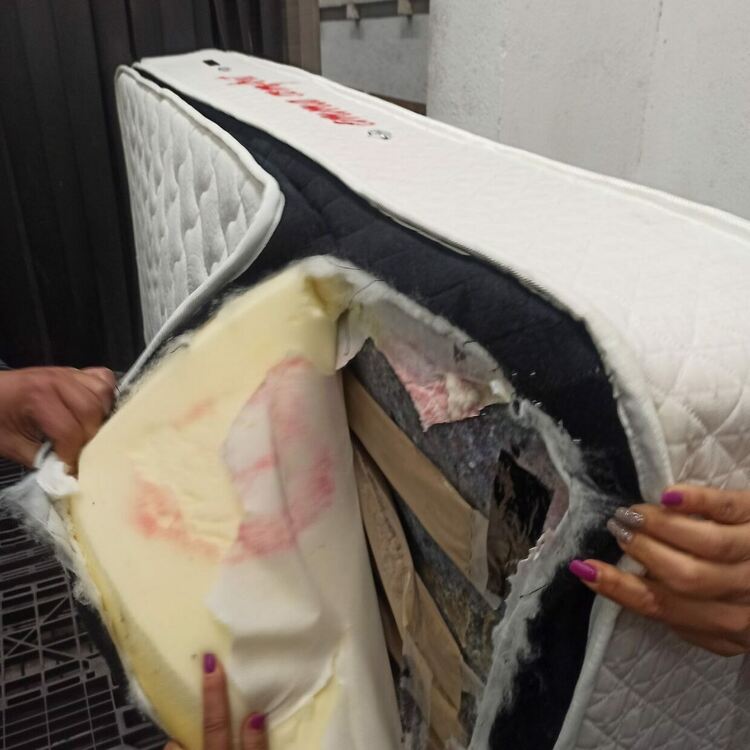 Задържаха рекордно за последните 5 години количество хероин на границата с Турция, превозвано в матраци от Иран