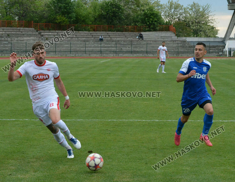 Милен Танев вкара 5 гола на „Ямбол“, а „Саяна Хасково“ се върна към победите