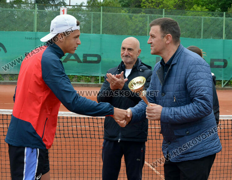 Българин и полякиня триумфираха на тенис турнира J 200 в Хасково