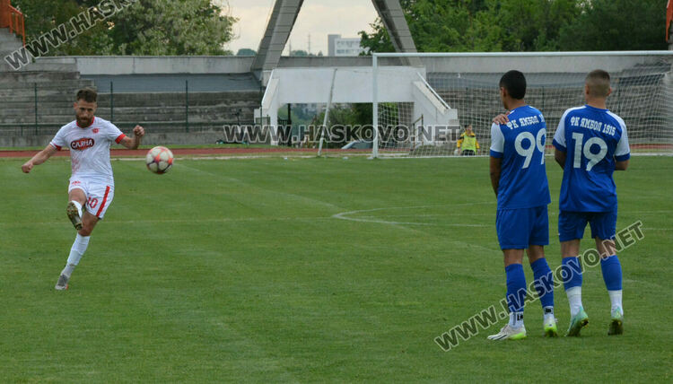 Милен Танев вкара 5 гола на „Ямбол“, а „Саяна Хасково“ се върна към победите