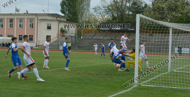 Милен Танев вкара 5 гола на „Ямбол“, а „Саяна Хасково“ се върна към победите