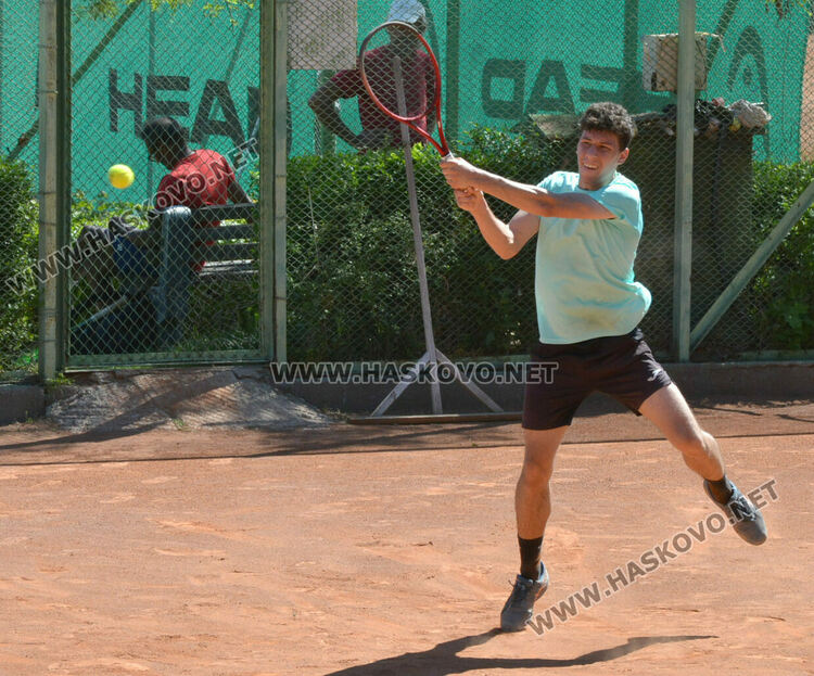 Българин и полякиня триумфираха на тенис турнира J 200 в Хасково