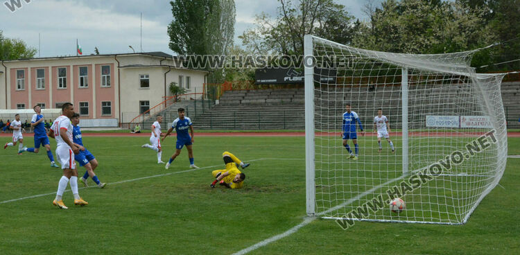 Милен Танев вкара 5 гола на „Ямбол“, а „Саяна Хасково“ се върна към победите