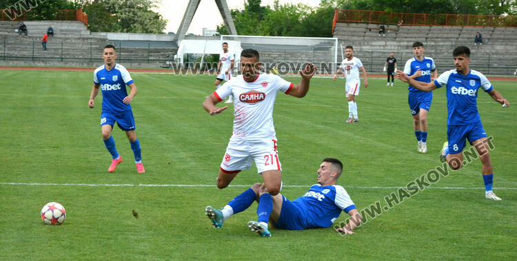 Милен Танев вкара 5 гола на „Ямбол“, а „Саяна Хасково“ се върна към победите