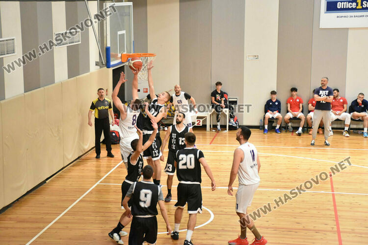 Баскетболният „Хасково“ стартира с победа в плейофите
