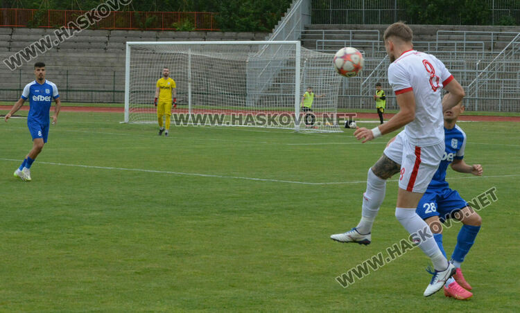 Милен Танев вкара 5 гола на „Ямбол“, а „Саяна Хасково“ се върна към победите
