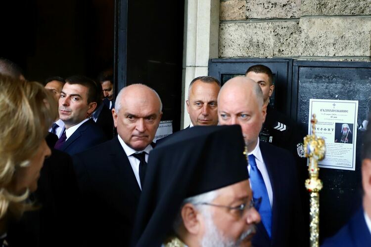 Архиерейска заупокойна света литургия за 40 дни от кончината на патриарх Неофит