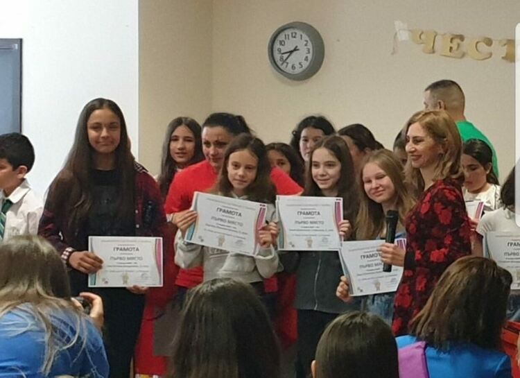 Два екипа златаровци са с първи места на IT Знайко