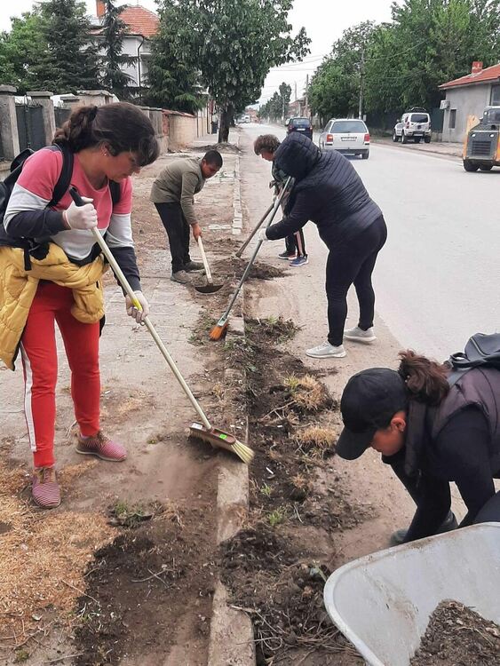 Ентусиасти от Градина решиха да направят селото си едно по-добро място за живеене