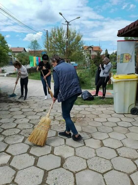 Доброволци и кметове от много населени места обединиха усилия, за да направят община Радомир по-чиста