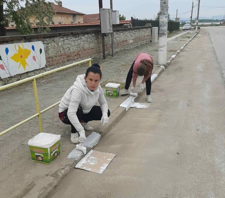 Ентусиасти от Градина решиха да направят селото си едно по-добро място за живеене