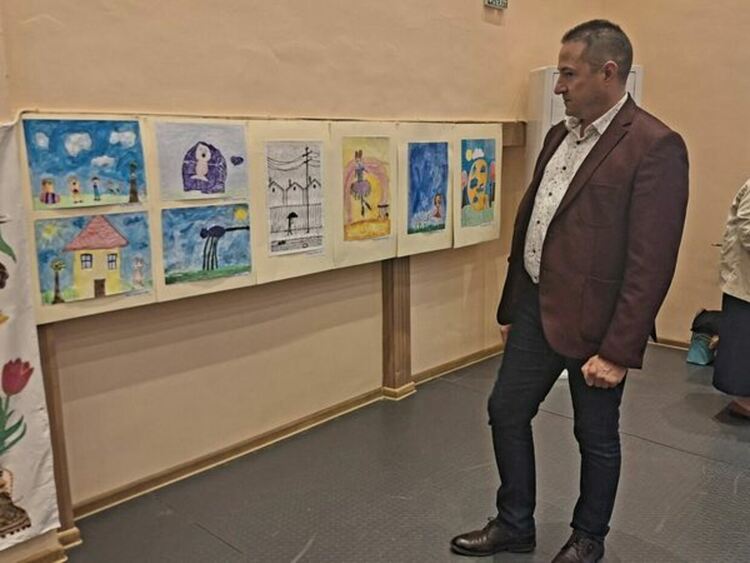 Център за подкрепа на личностното развитие- Общински детски комплекс- Радомир представи изложба на малките художници