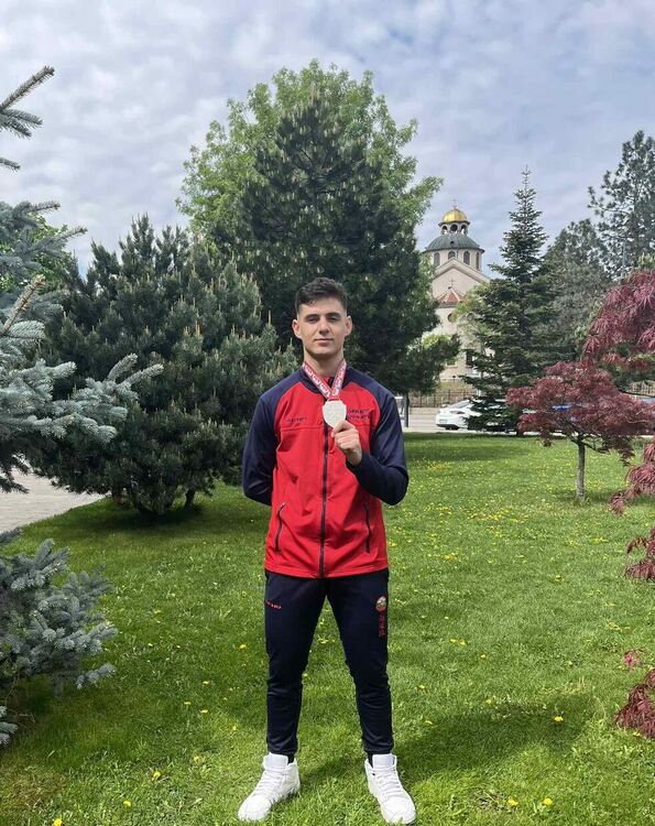 Ангел Ангов с второ място на международен турнир по карате