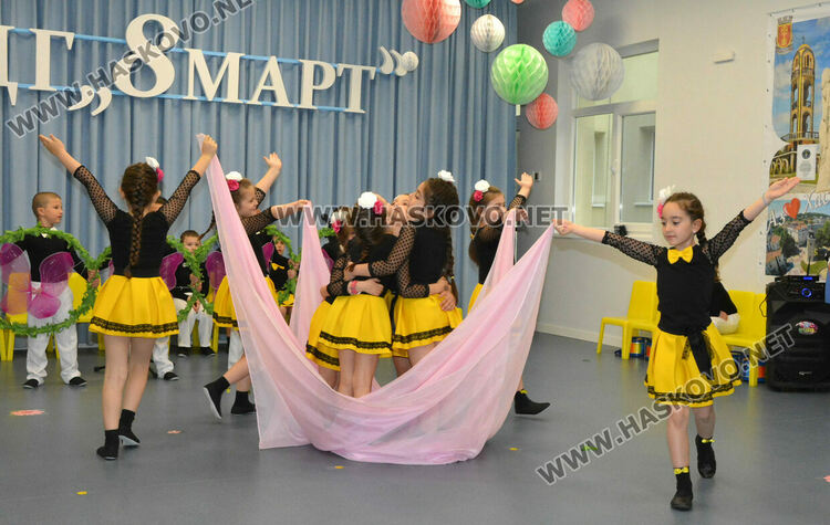 Тържествено откриха обновената детска градина „8 март“ в Хасково
