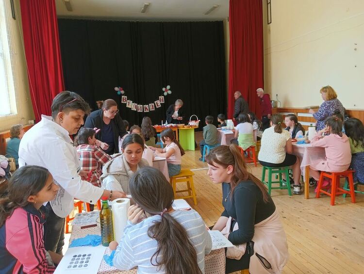 Работилница за писани яйца заработи в дебърското училище