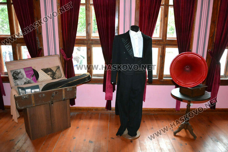 Приключи проектът, по който реновираха Шишмановата къща и Кирковото училище