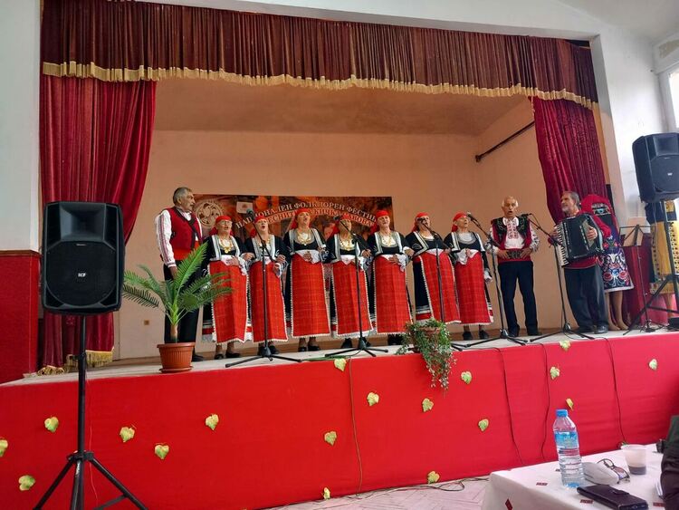 Родопски фолклорни групи се завърнаха с престижни награди от Фестивала "С песните на Кичка Савова" 
