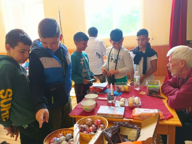 Работилница за писани яйца заработи в дебърското училище