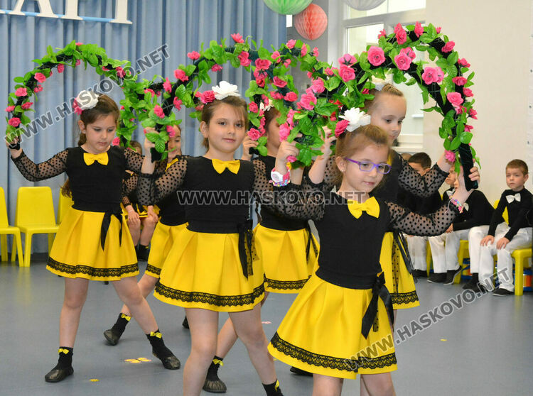 Тържествено откриха обновената детска градина „8 март“ в Хасково