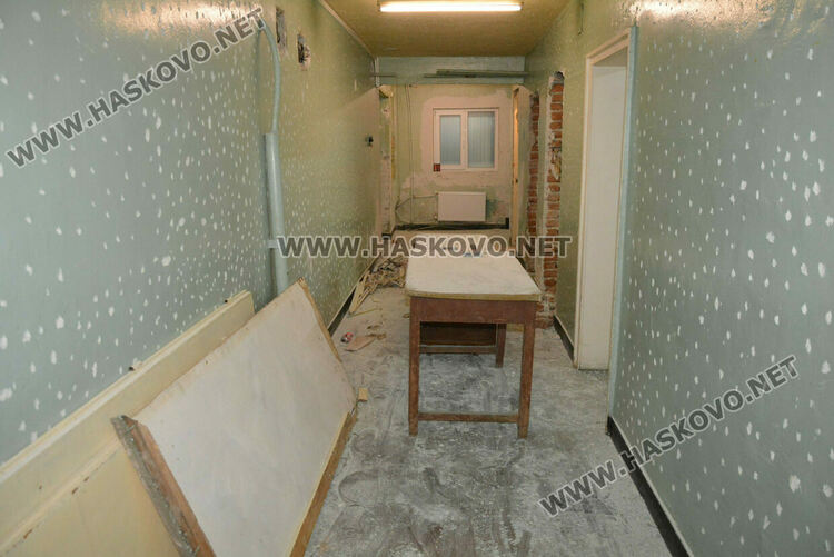 Четири бригади на строителната площадка в читалище „Заря“