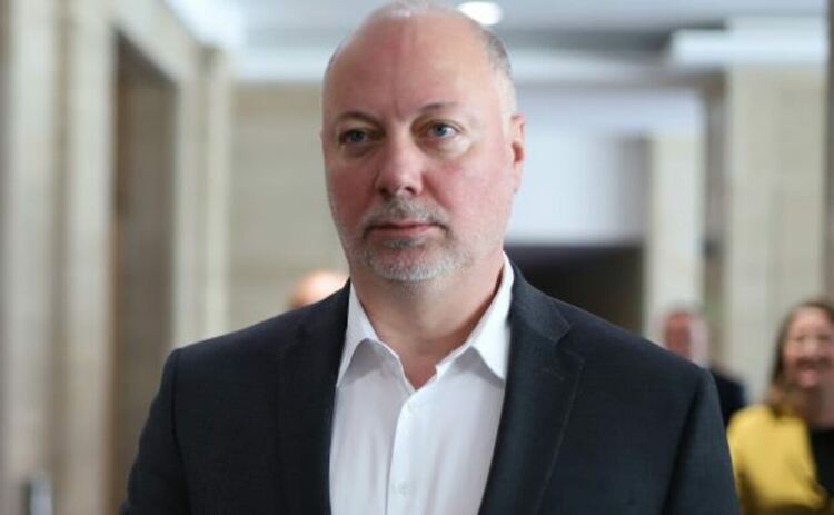 Със сълзи: Свалиха Росен Желязков от председателското място в предпоследния ден на 49-ото НС