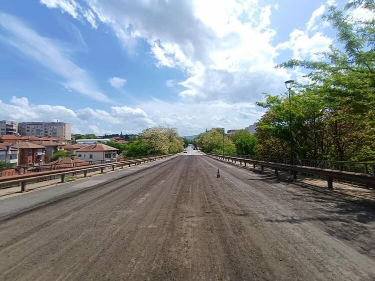 Областното пътно управление започна ремонт на входа на Кърджали по бул.“Беломорски“