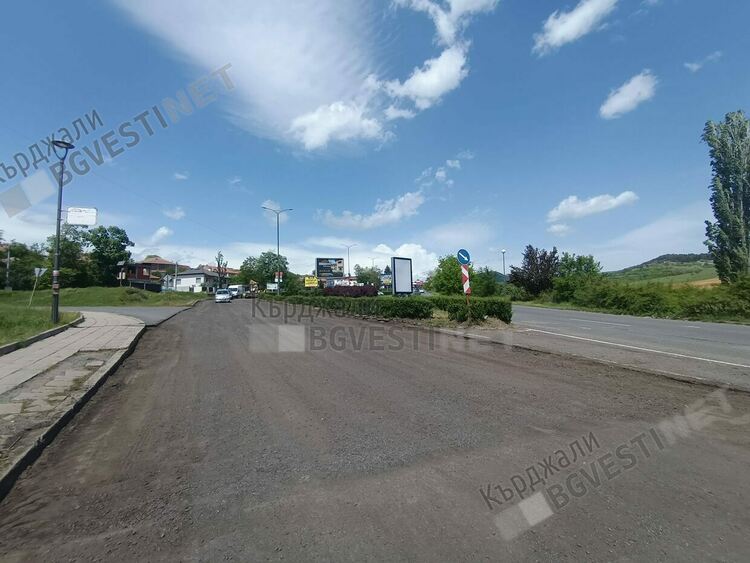 Областното пътно управление започна ремонт на входа на Кърджали по бул.“Беломорски“