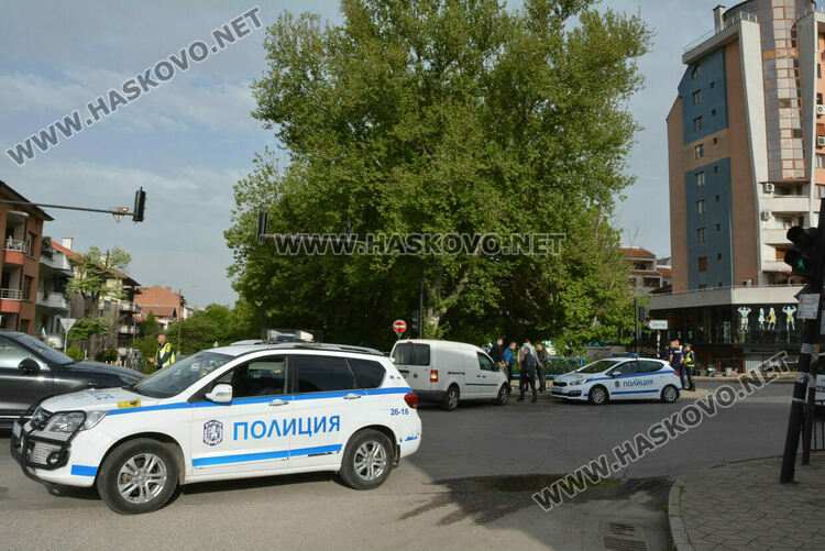 Патрулка и Фолксваген катастрофираха на Кърджалийска