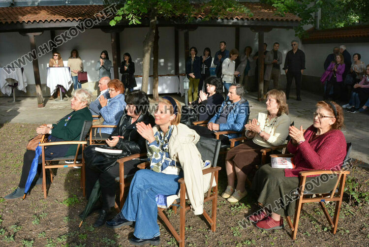 Захари Карабашлиев гостува на „Южна пролет“ в обновеното Кирково училище