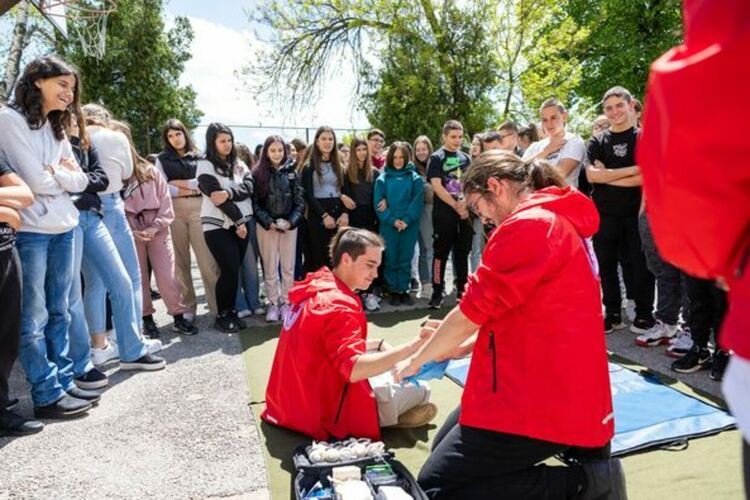 Стартира месец по безопасност на движението по пътищата под наслов „Аз съм тук! Пази живота!“.