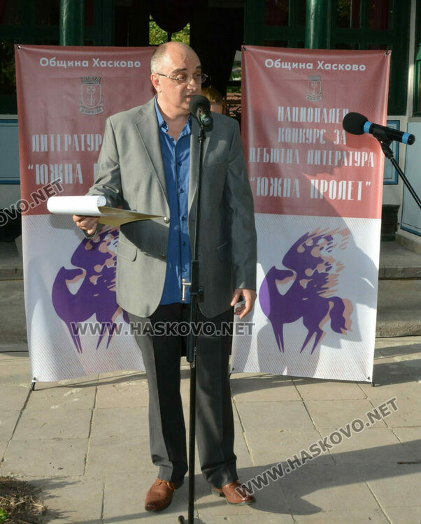 Захари Карабашлиев гостува на „Южна пролет“ в обновеното Кирково училище