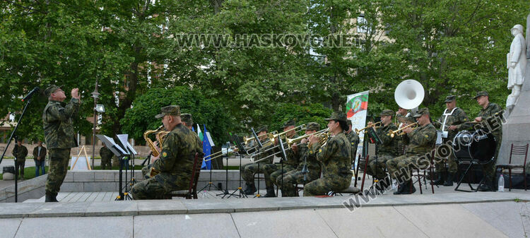 Военният духов оркестър на Втора Тунджанска механизирана бригада изнесе концерт в Хасково 