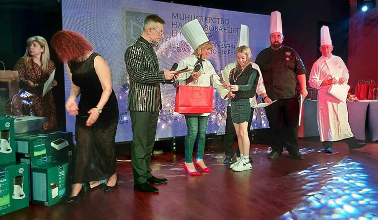 Ученици от гимназията по туризъм в топ 5 на национално състезание по професии