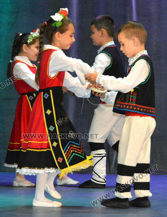 Откриха тридневния Национален фестивал на камерния танц в Хасково