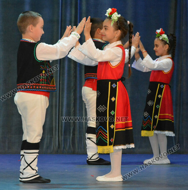 Откриха тридневния Национален фестивал на камерния танц в Хасково