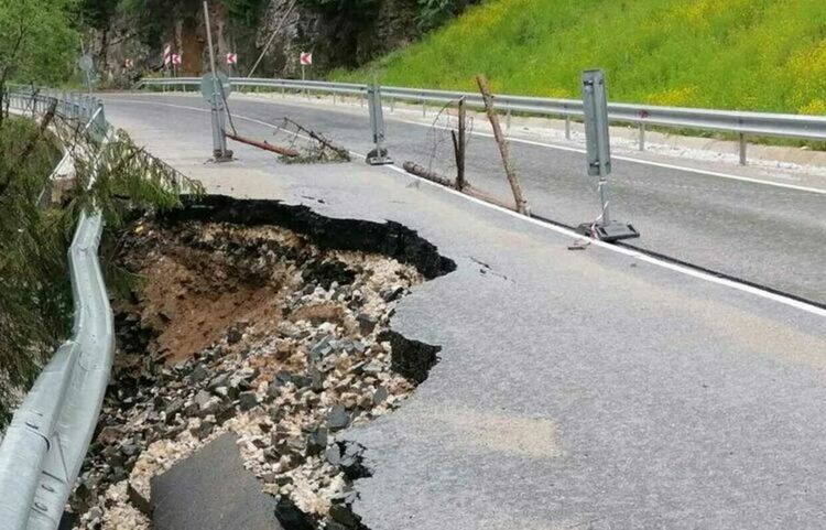 Пет обекта в Смолянска област са включени в програмата на АПИ за аварийни ремонти